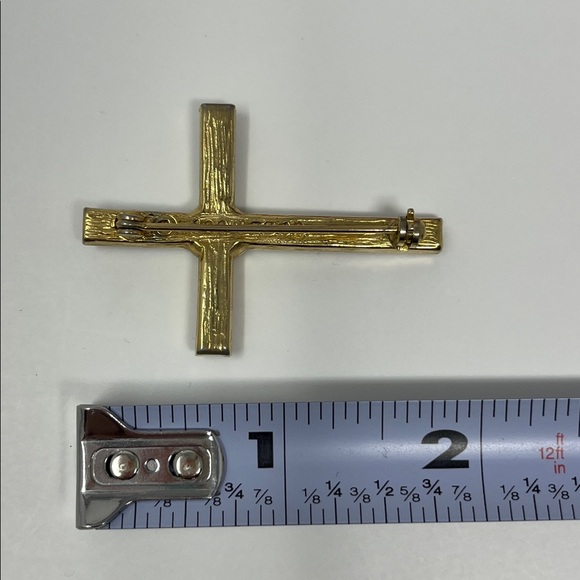 VINTAGE BROOCHES AND BOX BUNDLE OF 6 CAT HORSE AIRPLANE SANTA CROSS GOLD SILVER - Picture 13 of 16